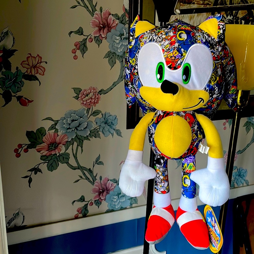 Sonic The Hedgehog - Rare Graffiti Sonic Plush - 17 inches - NWT brand new tags